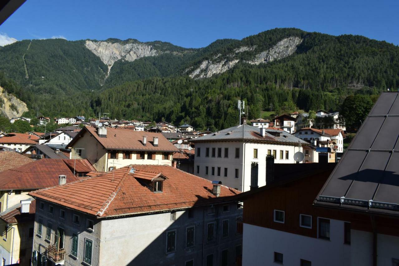 Lozzo Di Cadore - Dolomiti - Piazza IV Novembre Lozzo Cadore Exteriör bild