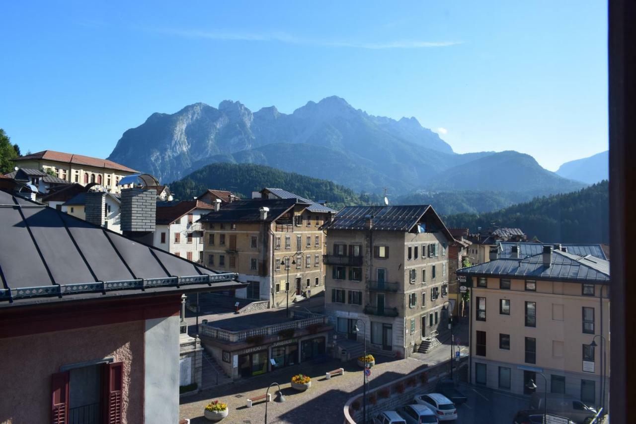 Lozzo Di Cadore - Dolomiti - Piazza IV Novembre Lozzo Cadore Exteriör bild